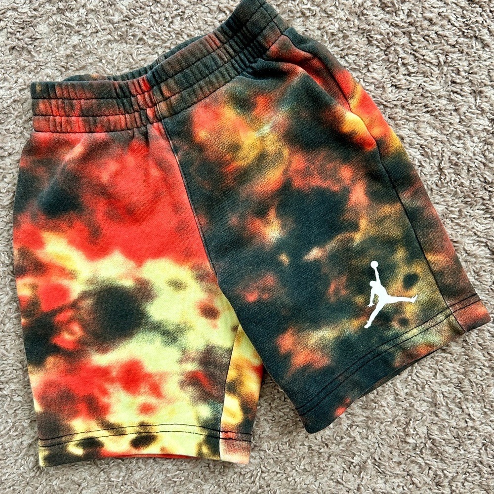 Jordan Boys Tie Dye Fleece Shorts‎ Red Orange Yellow Black Jumpman Size 4 XS